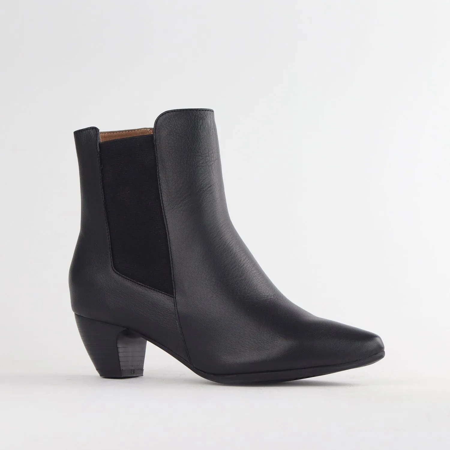 Pointed Ankle Boot in Black - 12651